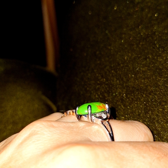 Green/brown stone ring women's size 9 - Picture 2 of 6